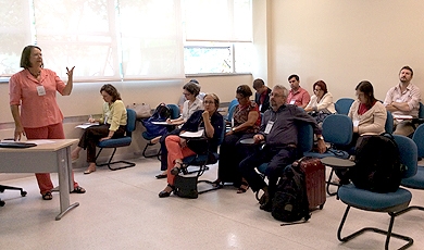 Professora Leonor Pacheco na sala de aula